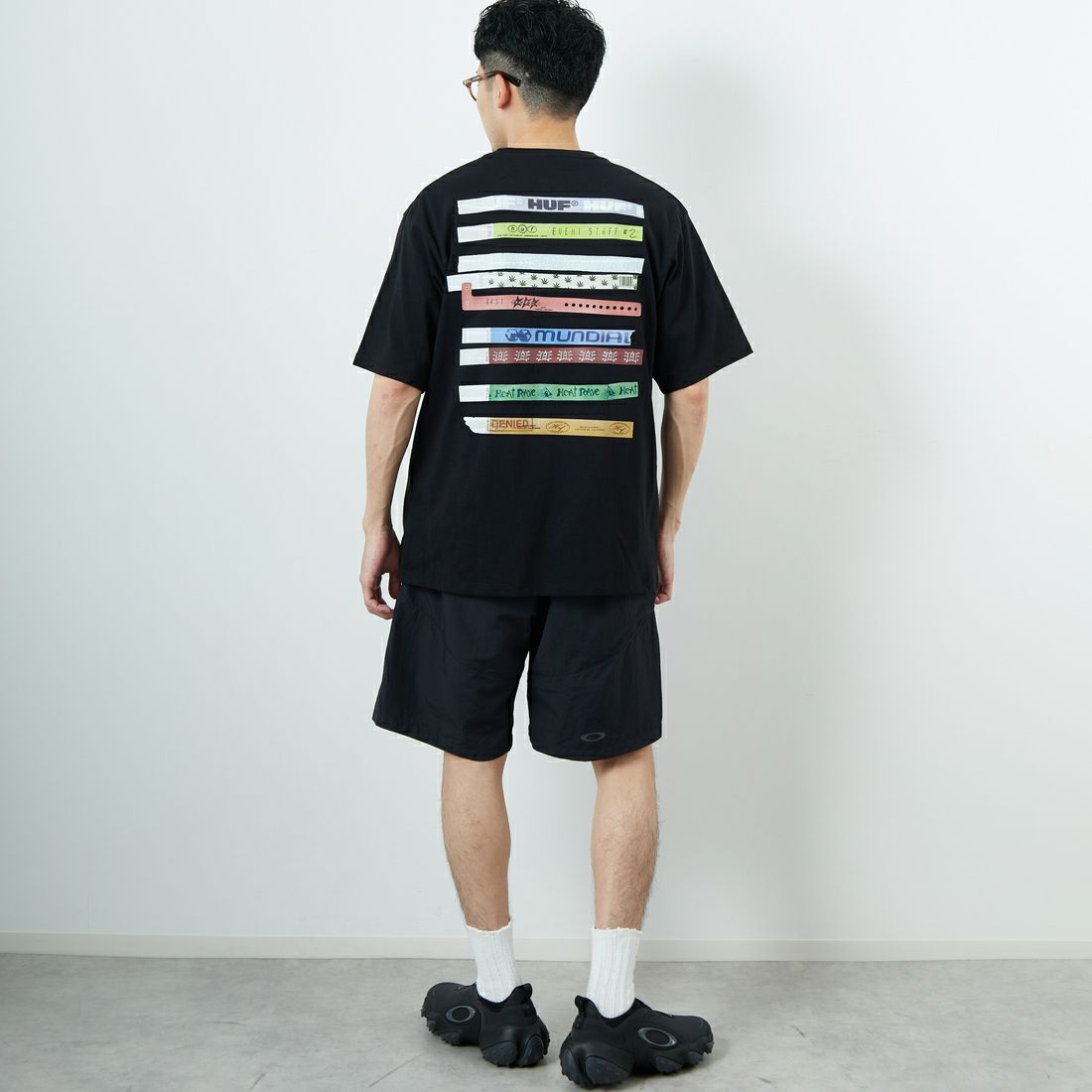 HUF [ハフ] アドミッション ショートスリーブTシャツ [TS02457] BLACK &&モデル身長：168cm 着用サイズ：M&&