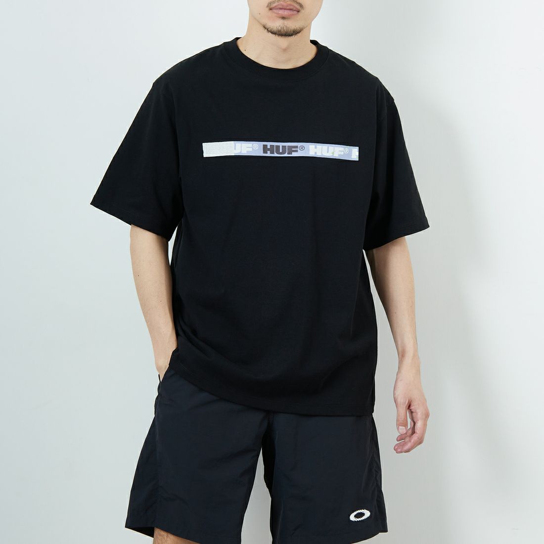 HUF [ハフ] アドミッション ショートスリーブTシャツ [TS02457] BLACK &&モデル身長：168cm 着用サイズ：M&&