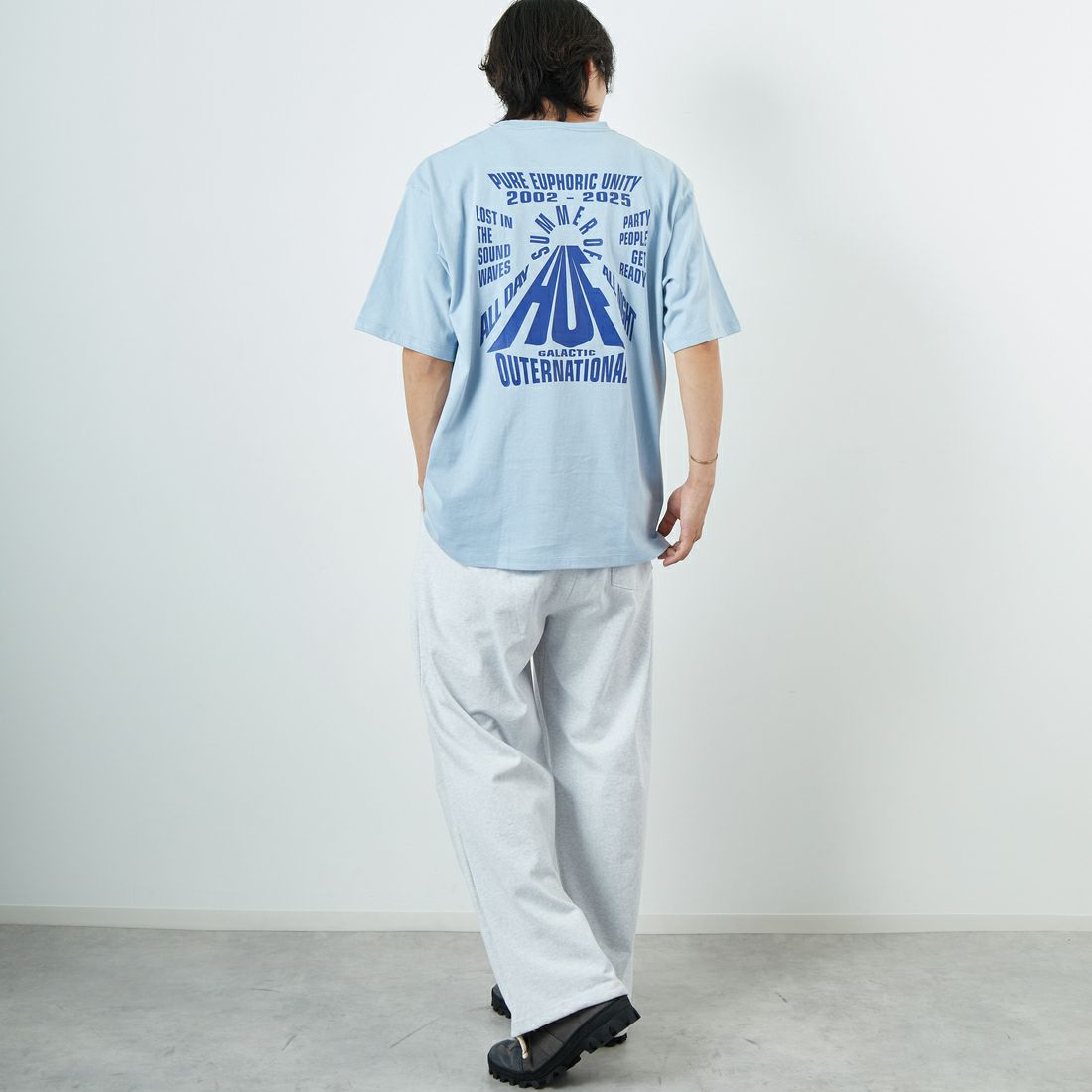 HUF [ハフ] ユーフォリックユニティ ショートスリーブTシャツ [TS02450] SKY &&モデル身長：179cm 着用サイズ：L&&