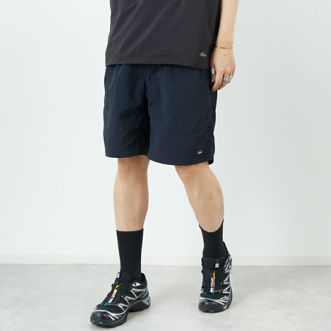 NANGA [ナンガ] ナイロンタッサーイージーショーツ [NW2321-1I512] BLK &&モデル身長：179cm 着用サイズ：L&&