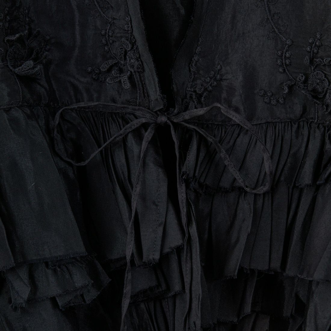 crinkle crinkle crinkle [クリンクル クリンクル クリンクル] フリルレーヨンシャンタンベスト [CC-3555] BLACK