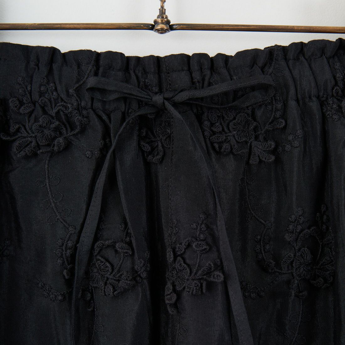 crinkle crinkle crinkle [クリンクル クリンクル クリンクル] フリルレーヨンシャンタンパンツ [CC-3556] BLACK