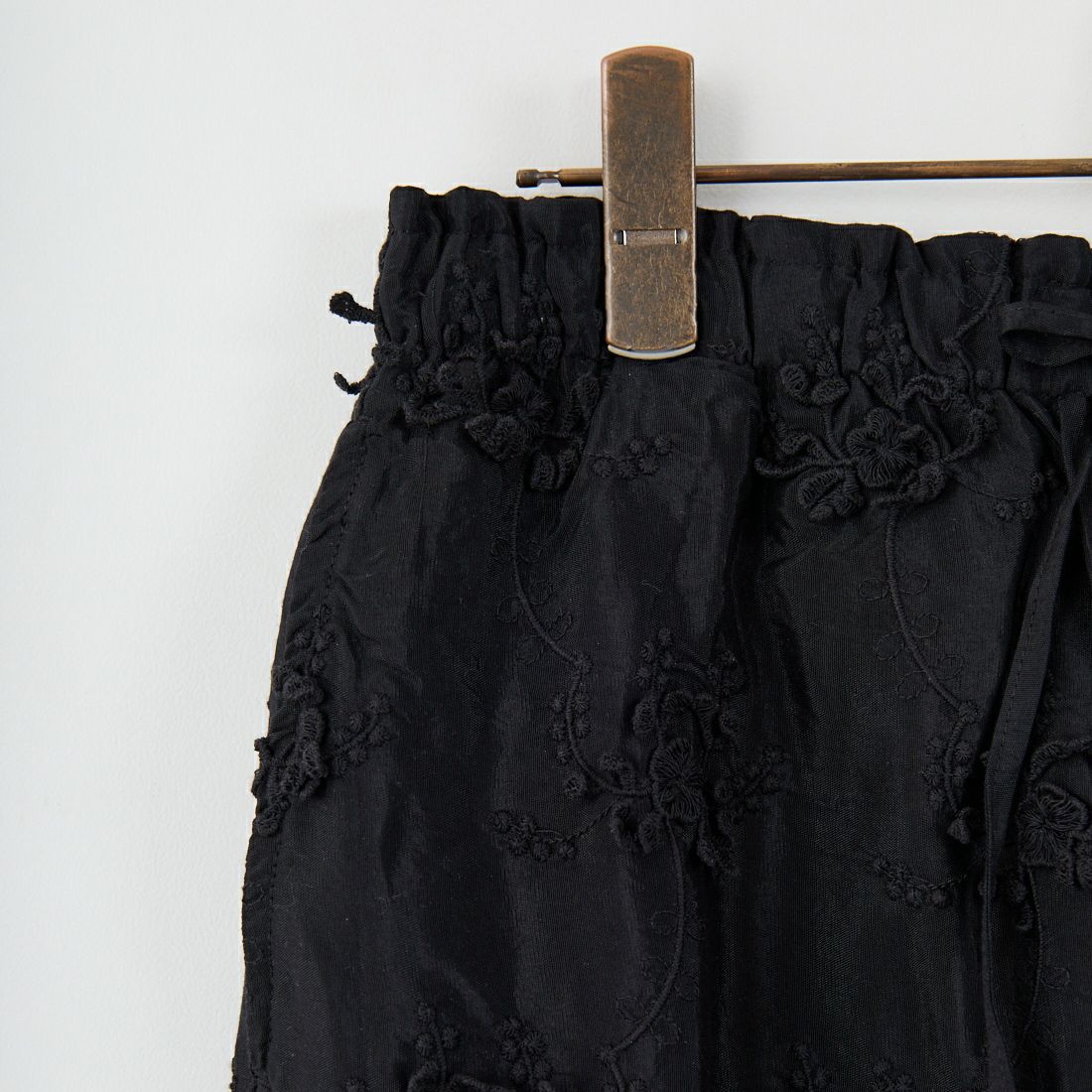 crinkle crinkle crinkle [クリンクル クリンクル クリンクル] フリルレーヨンシャンタンパンツ [CC-3556] BLACK