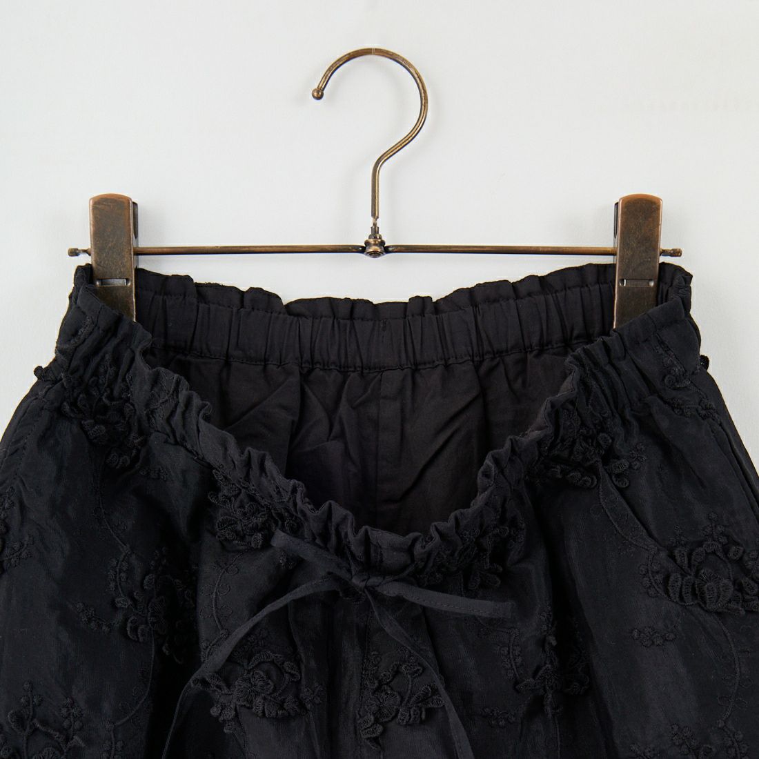 crinkle crinkle crinkle [クリンクル クリンクル クリンクル] フリルレーヨンシャンタンパンツ [CC-3556] BLACK
