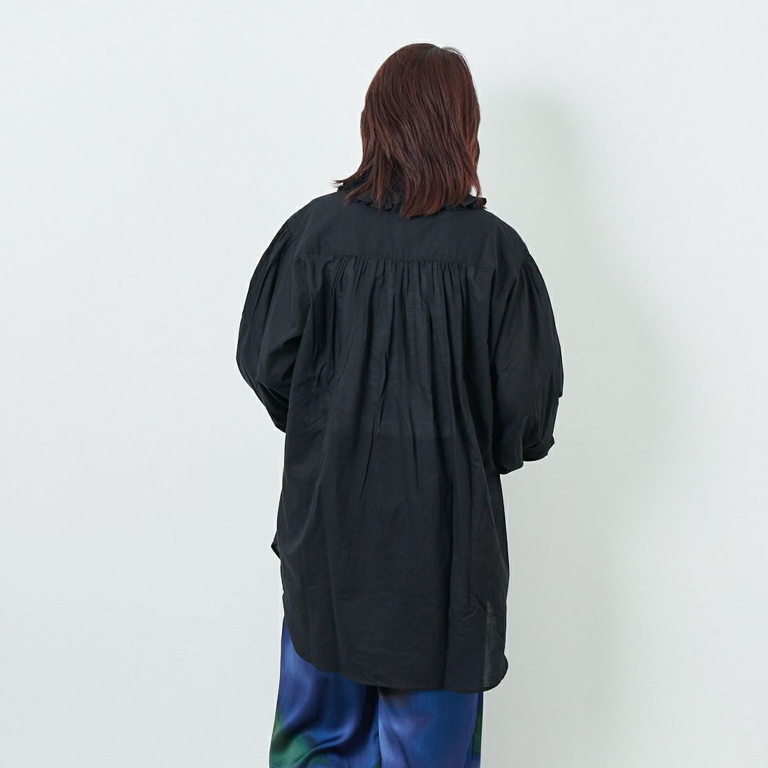 crinkle crinkle crinkle [クリンクル クリンクル クリンクル] コットンフリルカラーシャツ [CC-2001] BLACK  &&モデル身長：167cm 着用サイズ：F&&