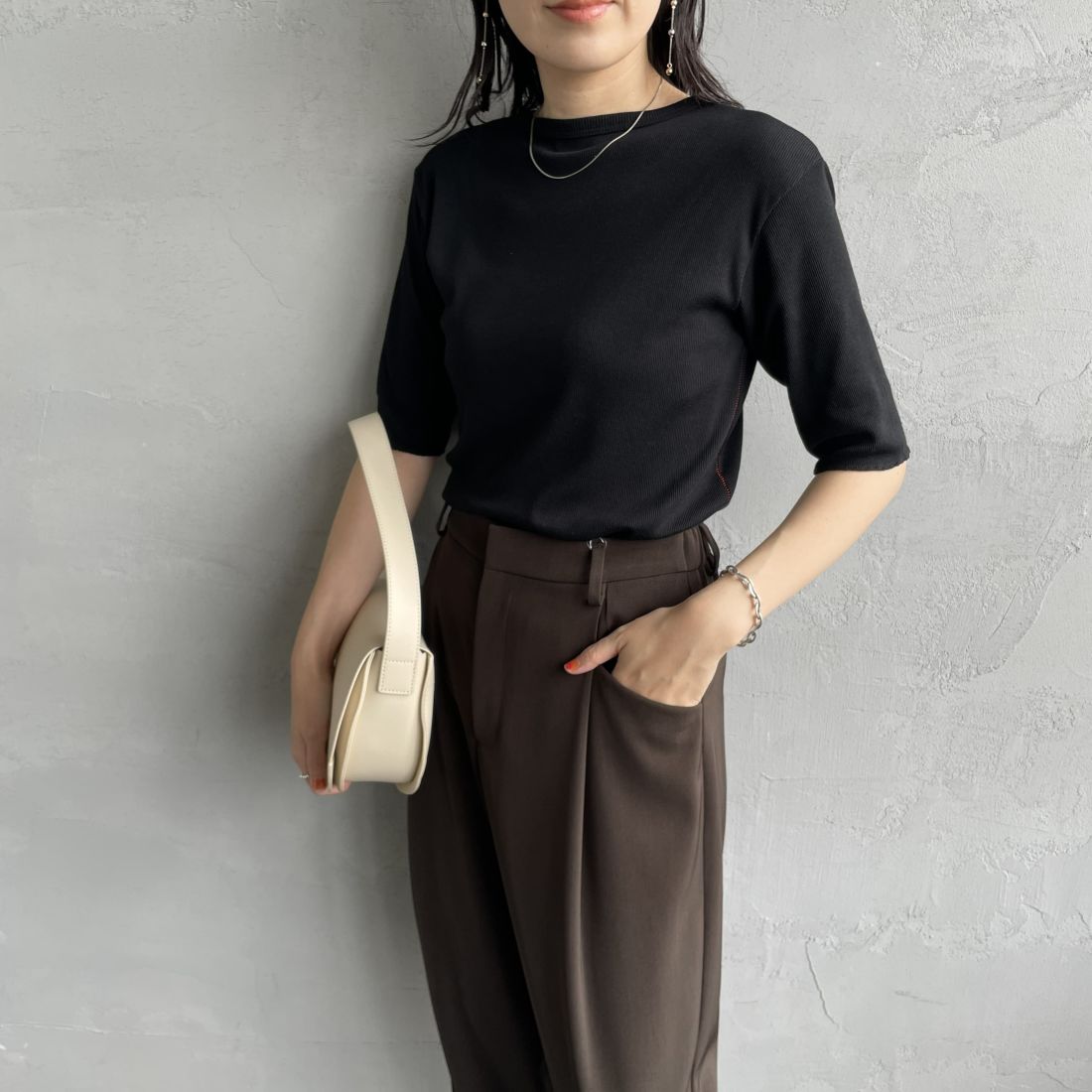 MEYAME [メヤメ] リブハーフスリーブTシャツ [MEY-2117] BLACK &&モデル身長：160cm 着用サイズ：F&&