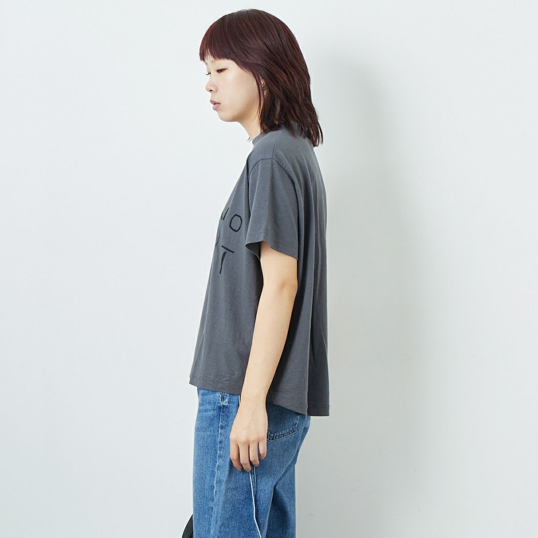 tumugu: [ツムグ] ラフィ天竺プリントTシャツ [TC25220] 88 CHARCOA &&モデル身長：167cm 着用サイズ：F&&