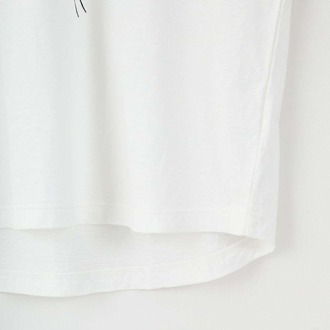 tumugu: [ツムグ] ラフィ天竺プリントTシャツ [TC25220] 02 OFF