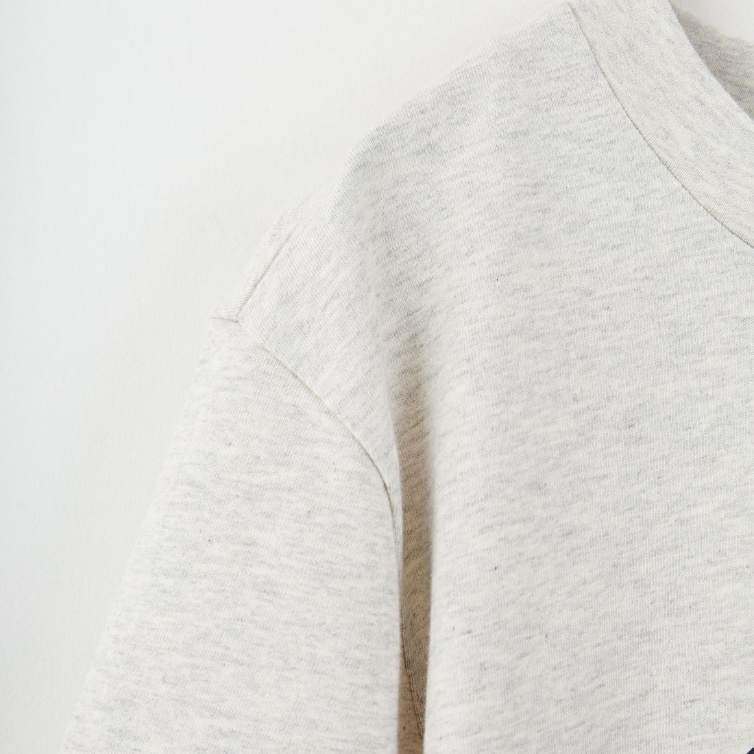 A.P.C. [アー・ペー・セー] レコード プリントTシャツ [T-SHIRT-VINYL] 80 ECRU
