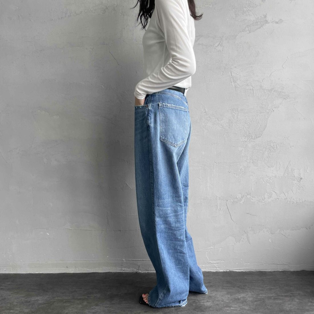 RED CARD TOKYO [レッドカード トーキョー] Dakota ルーズストレートデニム [72W43201IMS] S-INIG MID &&モデル身長：160cm 着用サイズ：24&&