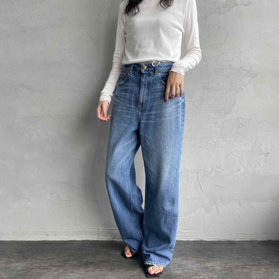 RED CARD TOKYO [レッドカード トーキョー] Dakota ルーズストレートデニム [72W43201IMS] S-INIG MID &&モデル身長：160cm 着用サイズ：24&&