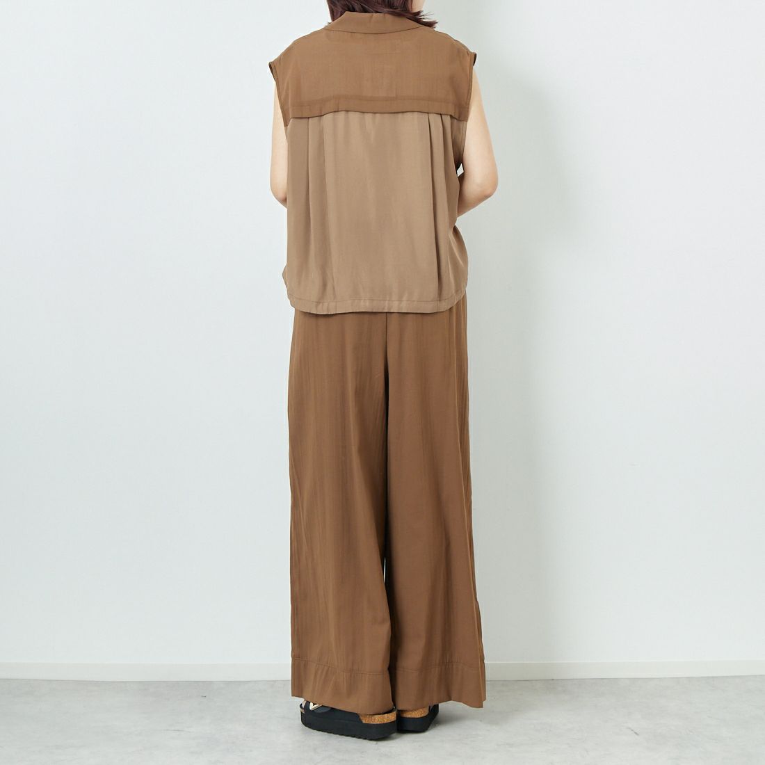 CHIGNON [シニヨン] マルチタックワイドパンツ [3853-348MK] BROWN &&モデル身長：167cm 着用サイズ：F&&