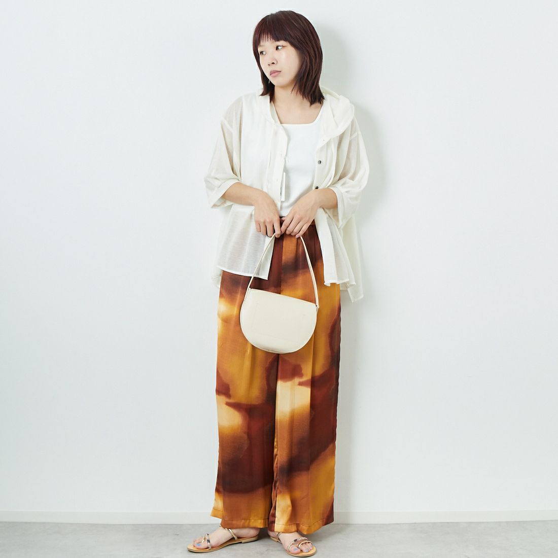 CHIGNON [シニヨン] フーディカットソーシャツ [1653-328KK] O.WHITE &&モデル身長：167cm 着用サイズ：F&&