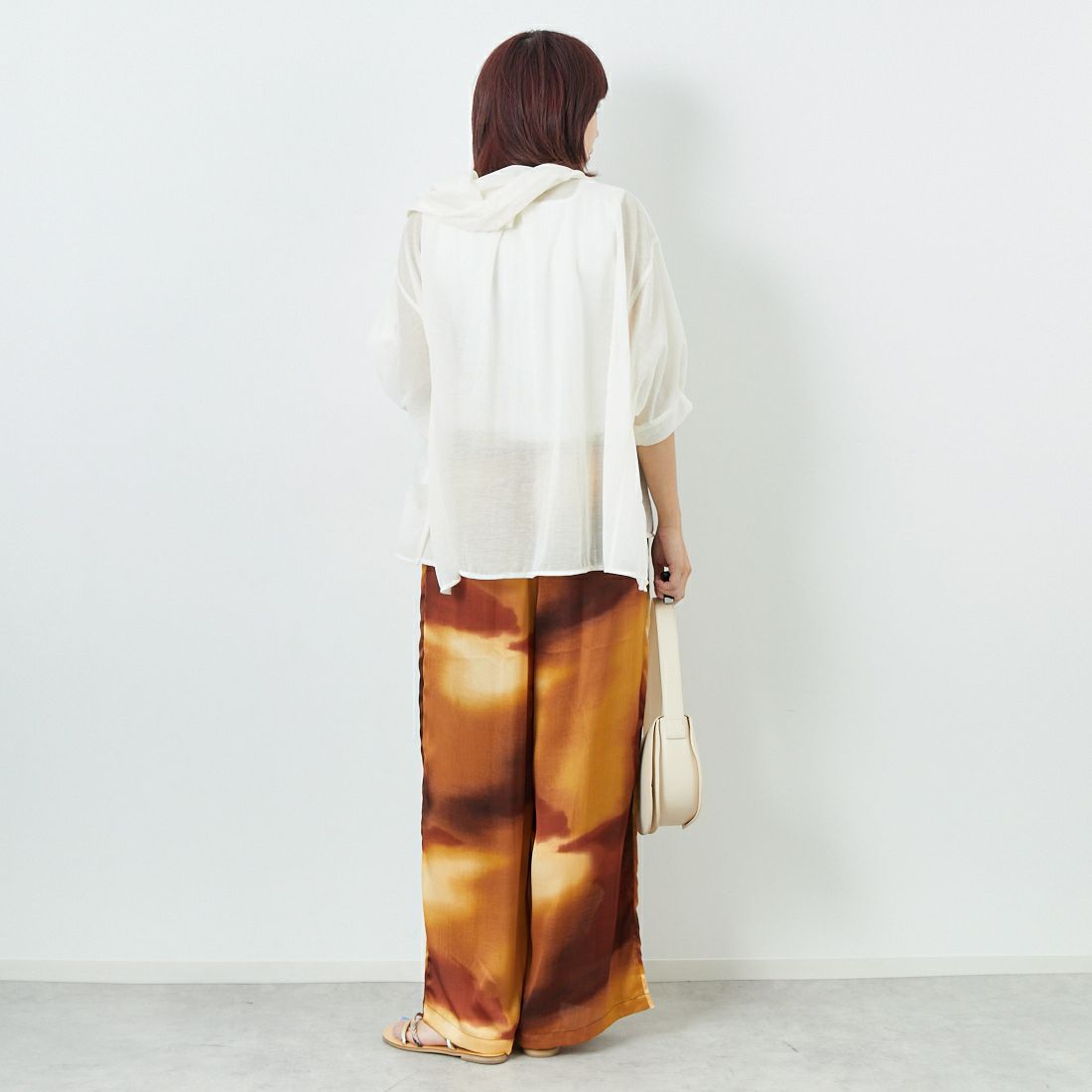 CHIGNON [シニヨン] フーディカットソーシャツ [1653-328KK] O.WHITE &&モデル身長：167cm 着用サイズ：F&&