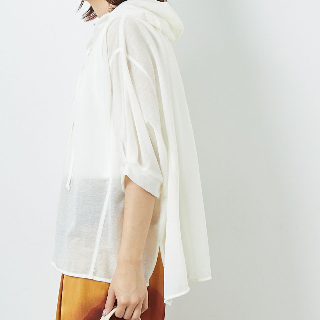 CHIGNON [シニヨン] フーディカットソーシャツ [1653-328KK] O.WHITE &&モデル身長：167cm 着用サイズ：F&&