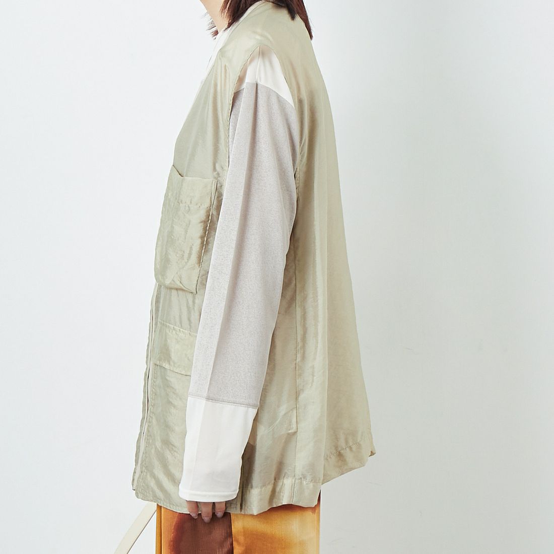 CHIGNON [シニヨン] シアーワークジレ [4853-338KK] L.BEIGE &&モデル身長：167cm 着用サイズ：F&&