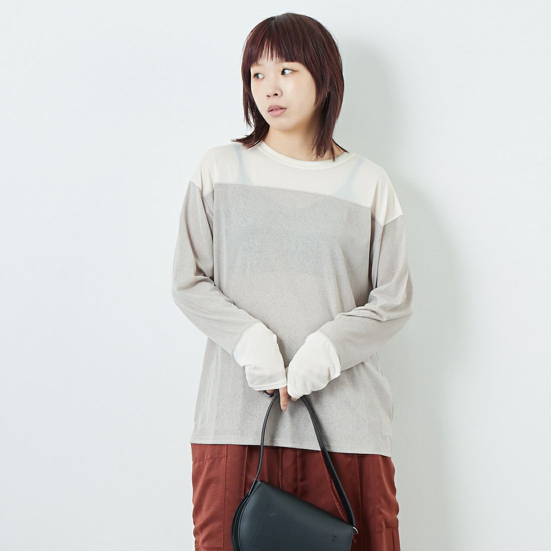 CHIGNON [シニヨン] 異素材切替シアープルオーバー [8453-397KK] L.BEIGE &&モデル身長：167cm 着用サイズ：F&&