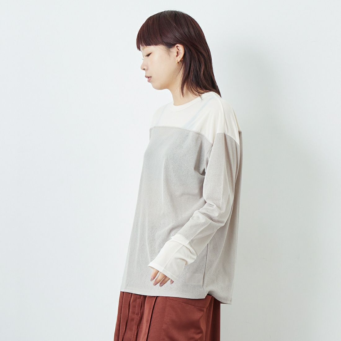 CHIGNON [シニヨン] 異素材切替シアープルオーバー [8453-397KK] L.BEIGE &&モデル身長：167cm 着用サイズ：F&&