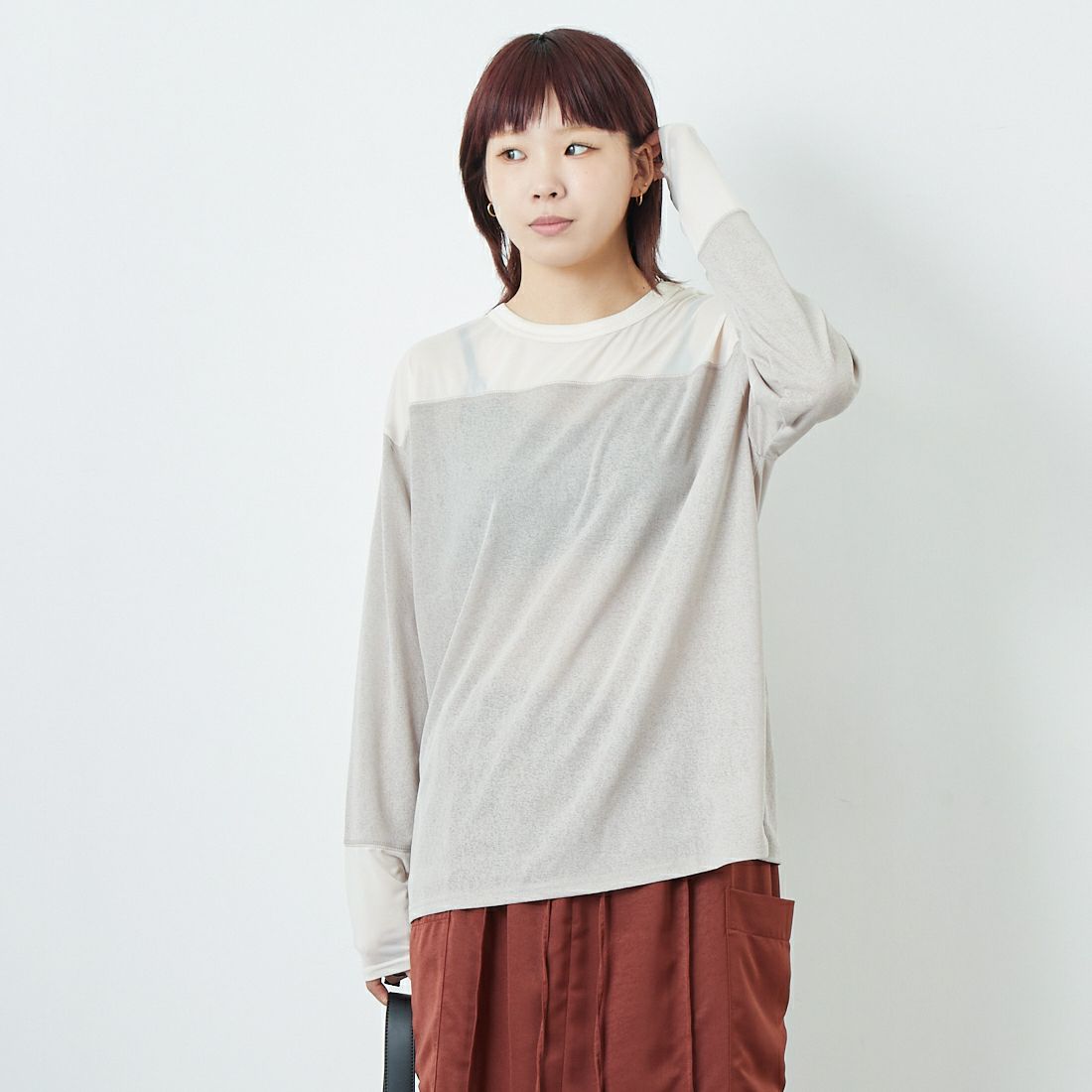 CHIGNON [シニヨン] 異素材切替シアープルオーバー [8453-397KK] L.BEIGE &&モデル身長：167cm 着用サイズ：F&&