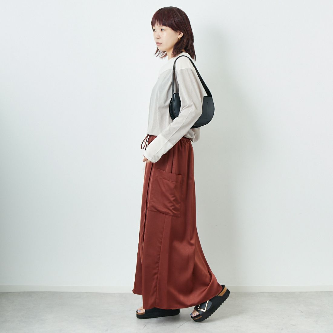 CHIGNON [シニヨン] 異素材切替シアープルオーバー [8453-397KK] L.BEIGE &&モデル身長：167cm 着用サイズ：F&&