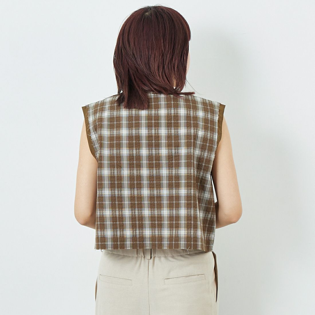 CHIGNON [シニヨン] チェックノースリーブベスト [4753-323KK] KHAKI &&モデル身長：167cm 着用サイズ：F&&