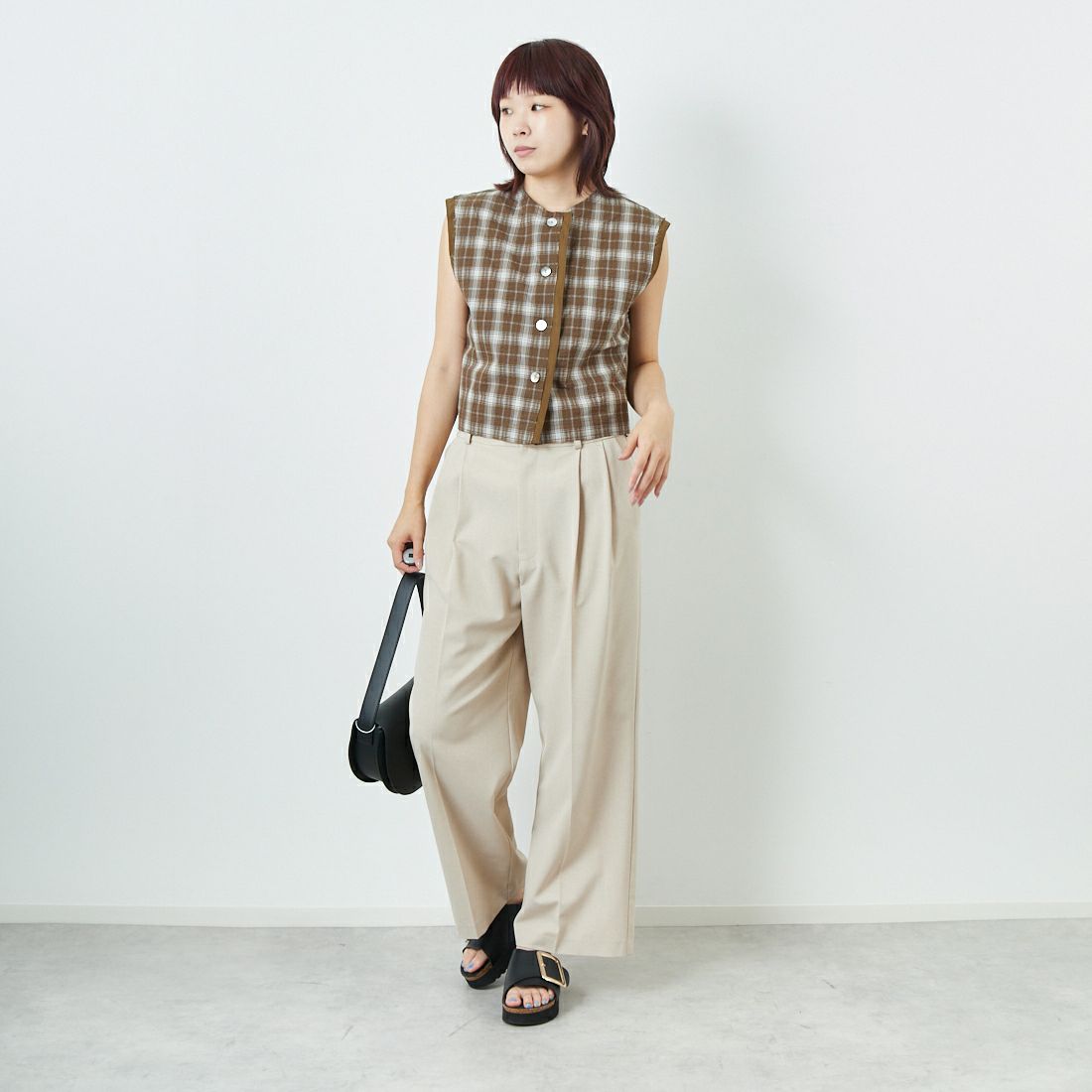 CHIGNON [シニヨン] チェックノースリーブベスト [4753-323KK] KHAKI &&モデル身長：167cm 着用サイズ：F&&