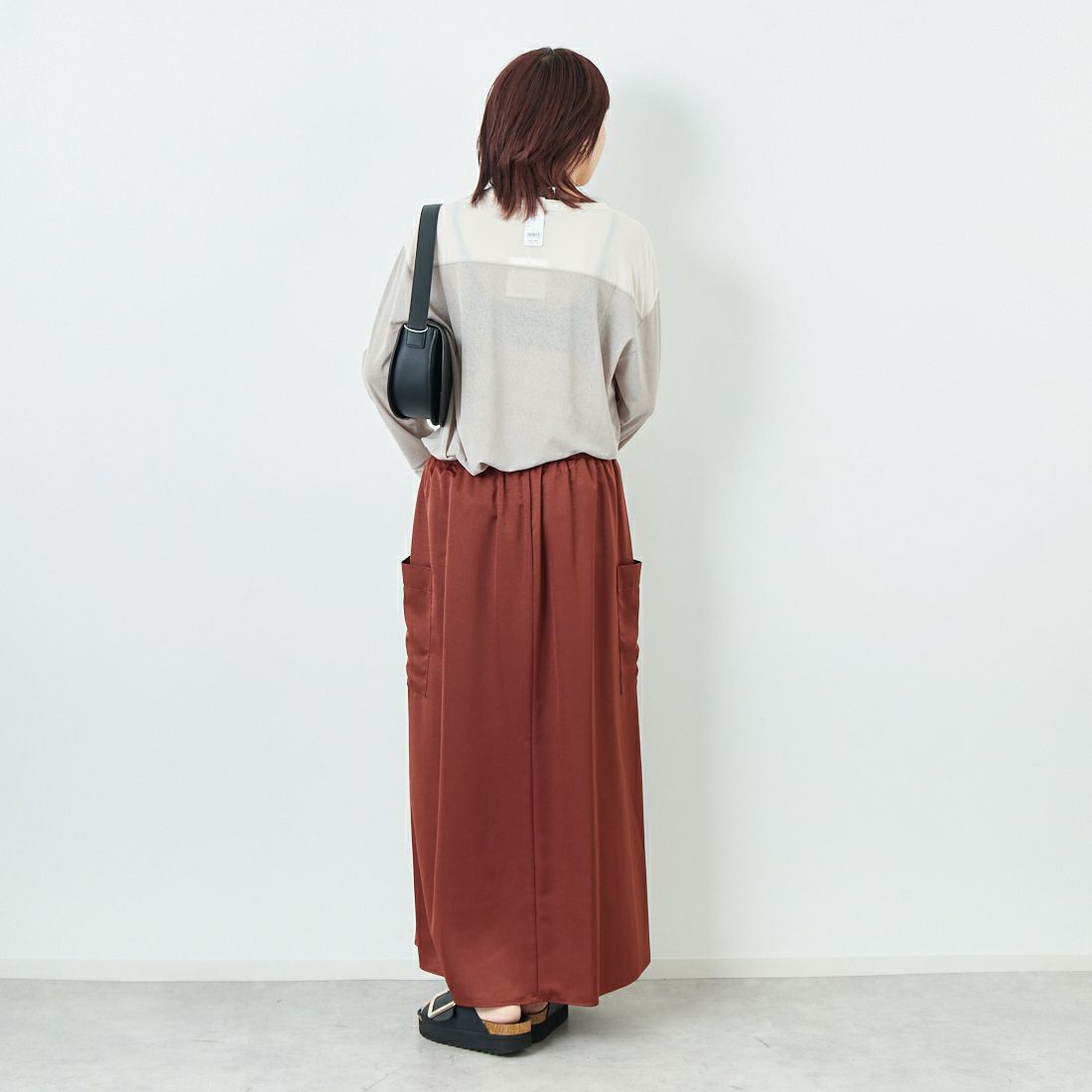 CHIGNON [シニヨン] サテンポケットスカート [2653-352MK] BROWN &&モデル身長：167cm 着用サイズ：F&&