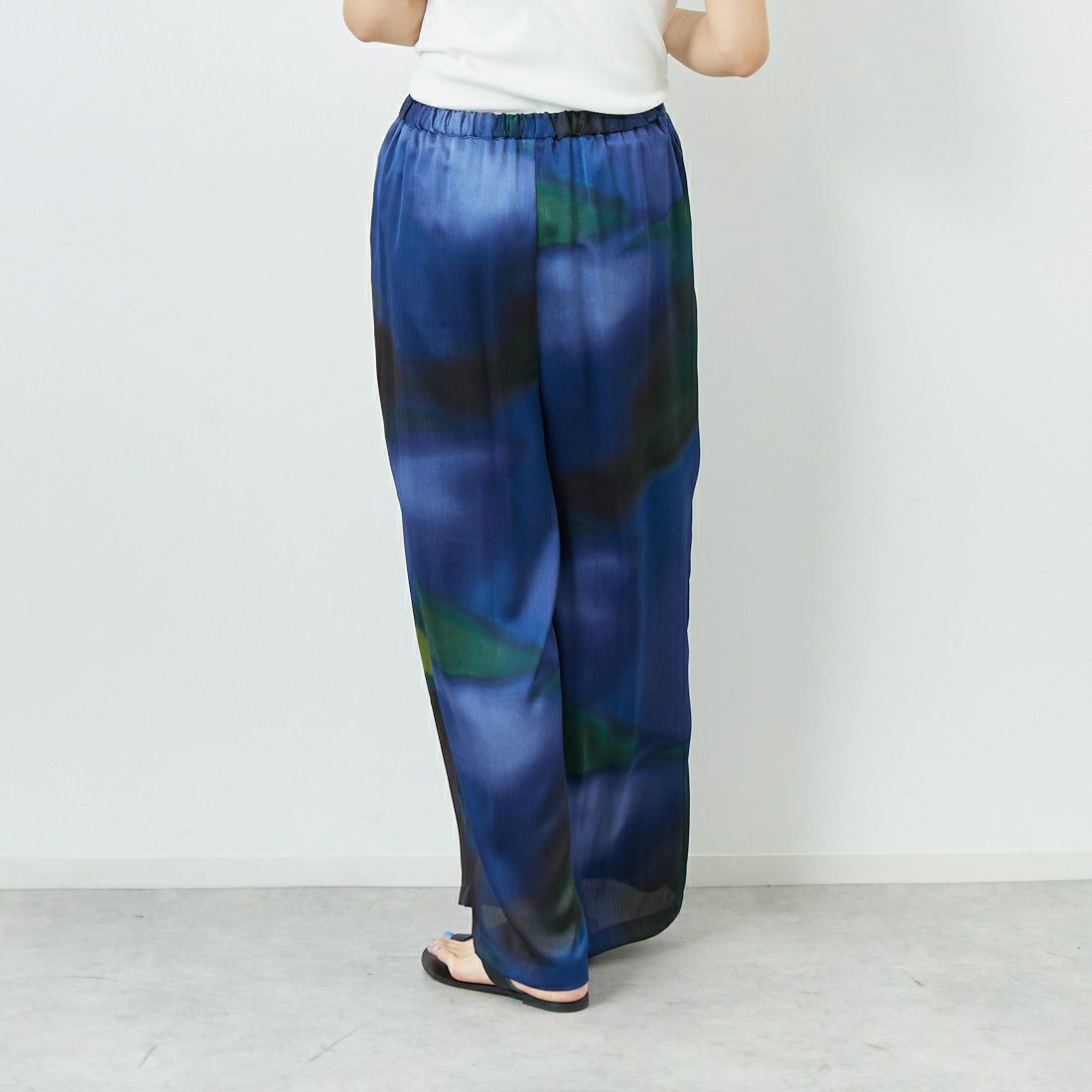 CHIGNON [シニヨン] グラデーションワイドパンツ [3853-364BZ] NAVY &&モデル身長：167cm 着用サイズ：F&&