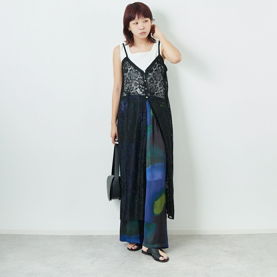 CHIGNON [シニヨン] グラデーションワイドパンツ [3853-364BZ] NAVY &&モデル身長：167cm 着用サイズ：F&&