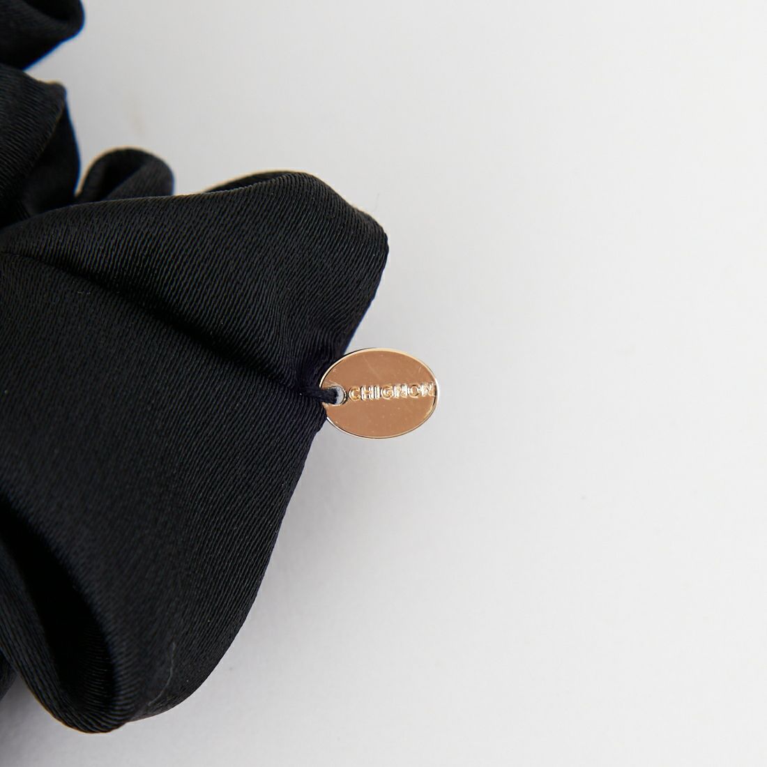 CHIGNON [シニヨン] メタルボールシュシュセット [0053-426SH] BLK/GOLD