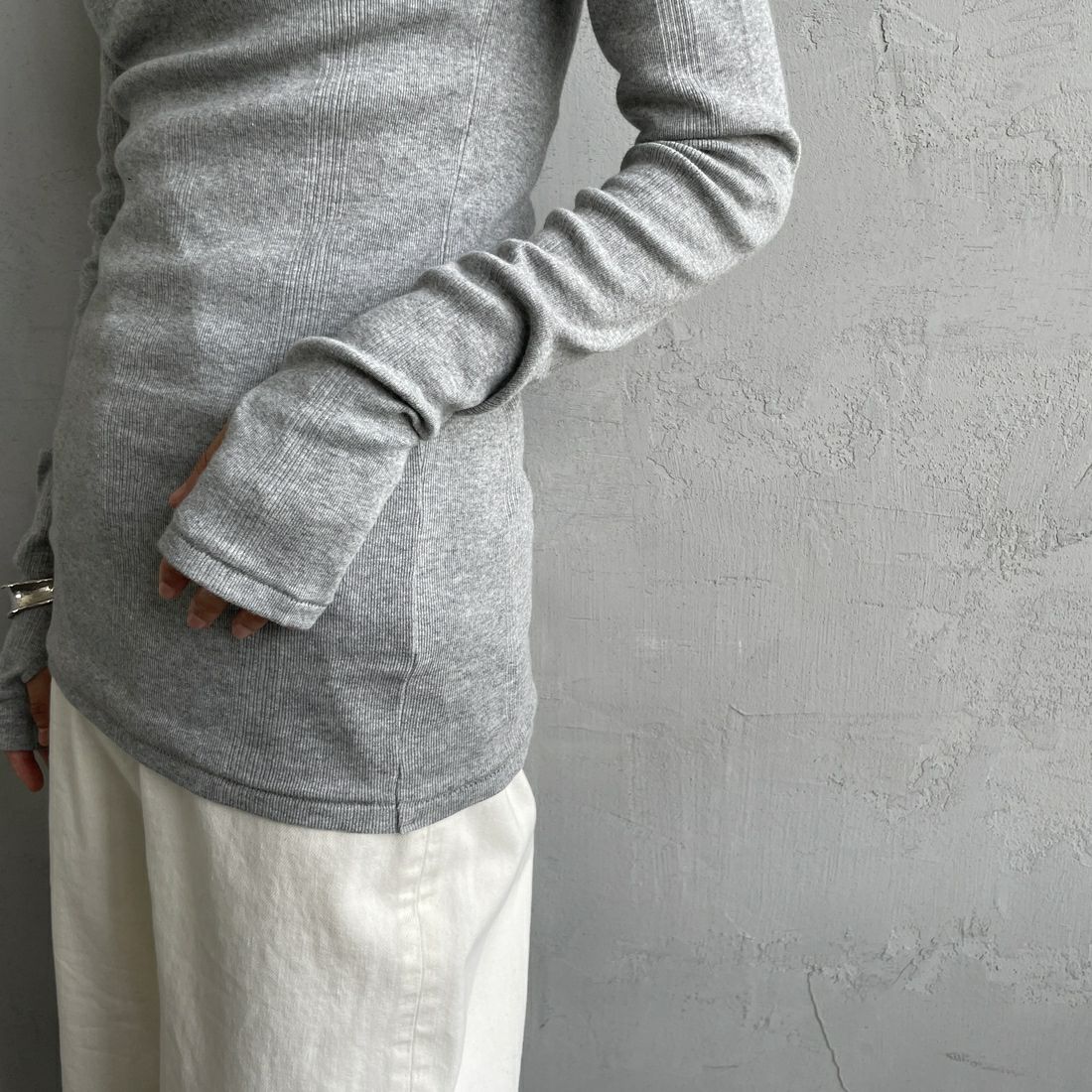 Robert P.Miller [ロバートピーミラー] 別注 配色パネルリブ ボートネックTシャツ [RM254-2041IN-JF] M.GRAY &&モデル身長：158cm 着用サイズ：F&&