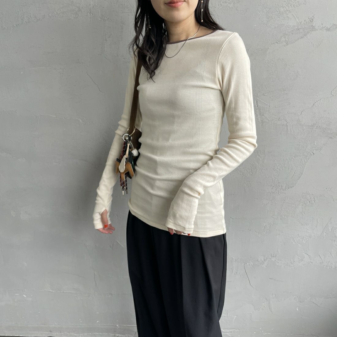Robert P.Miller [ロバートピーミラー] 別注 配色パネルリブ ボートネックTシャツ [RM254-2041IN-JF] IVORY &&モデル身長：160cm 着用サイズ：F&&