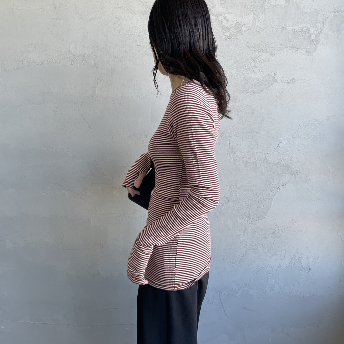 Robert P.Miller [ロバートピーミラー] 別注 配色パネルリブ ボートネックTシャツ [RM254-2041IN-JF] CLAY &&モデル身長：160cm 着用サイズ：F&&