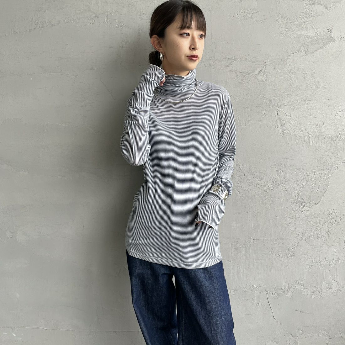 Robert P.Miller [ロバートピーミラー] 別注 パネルリブ シアータートルTシャツ [RM254-2116IN-JF] NAVY BD &&モデル身長：150cm 着用サイズ：F&&