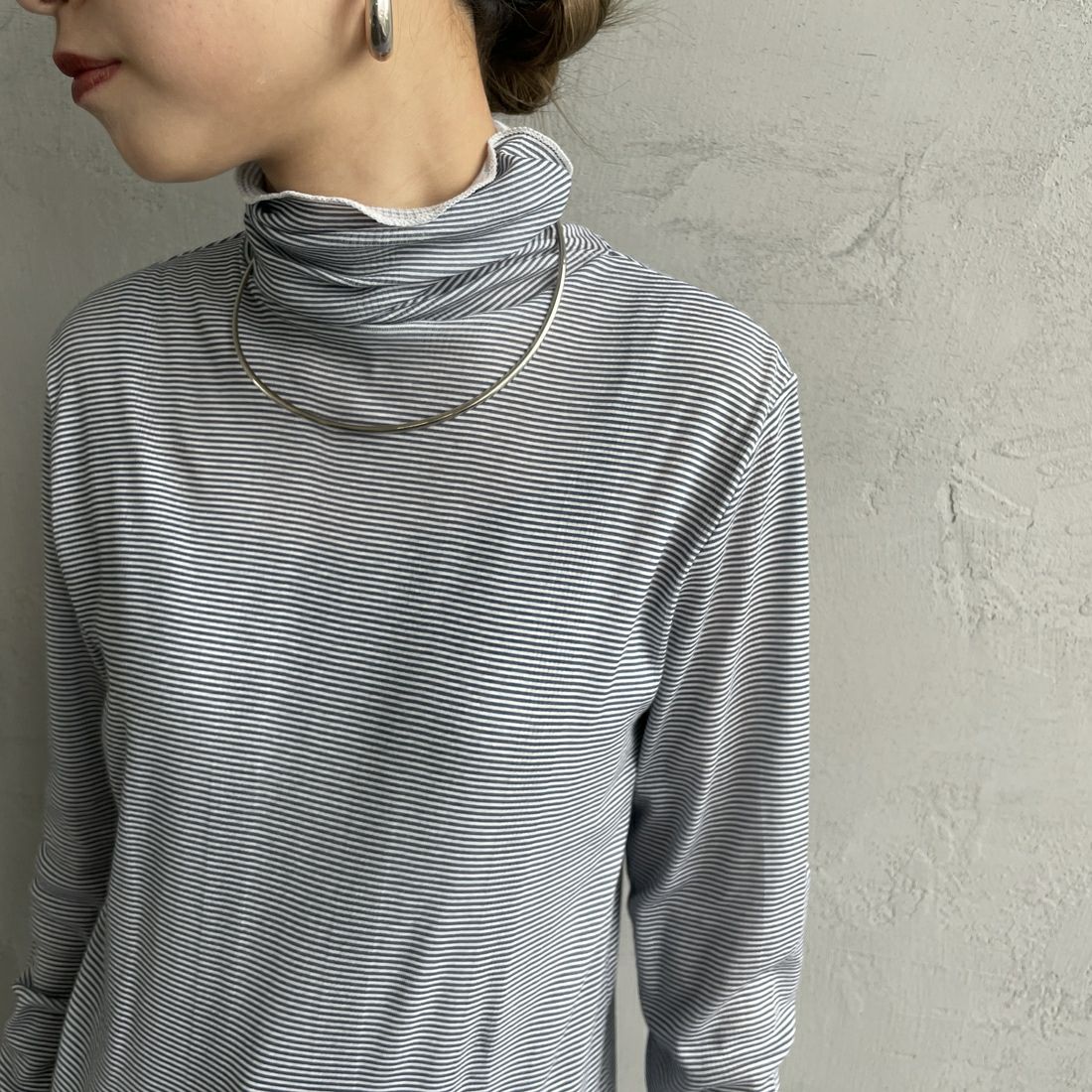 Robert P.Miller [ロバートピーミラー] 別注 パネルリブ シアータートルTシャツ [RM254-2116IN-JF] NAVY BD &&モデル身長：150cm 着用サイズ：F&&