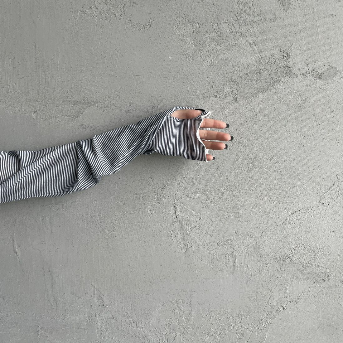 Robert P.Miller [ロバートピーミラー] 別注 パネルリブ シアータートルTシャツ [RM254-2116IN-JF] NAVY BD &&モデル身長：150cm 着用サイズ：F&&