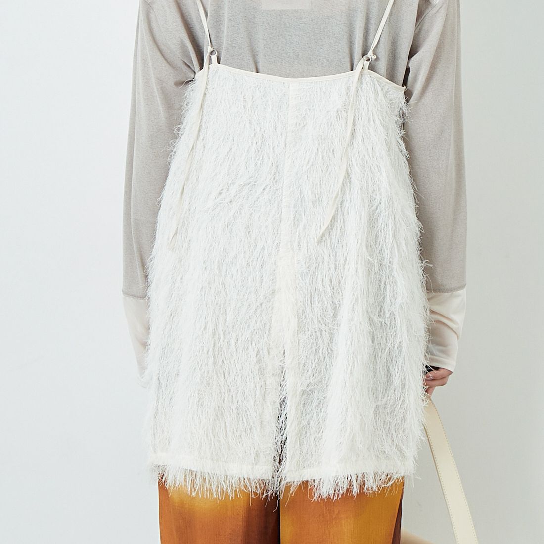 CHIGNON [シニヨン] フリンジチュニックキャミ [1653-380NH] IVORY &&モデル身長：167cm 着用サイズ：F&&