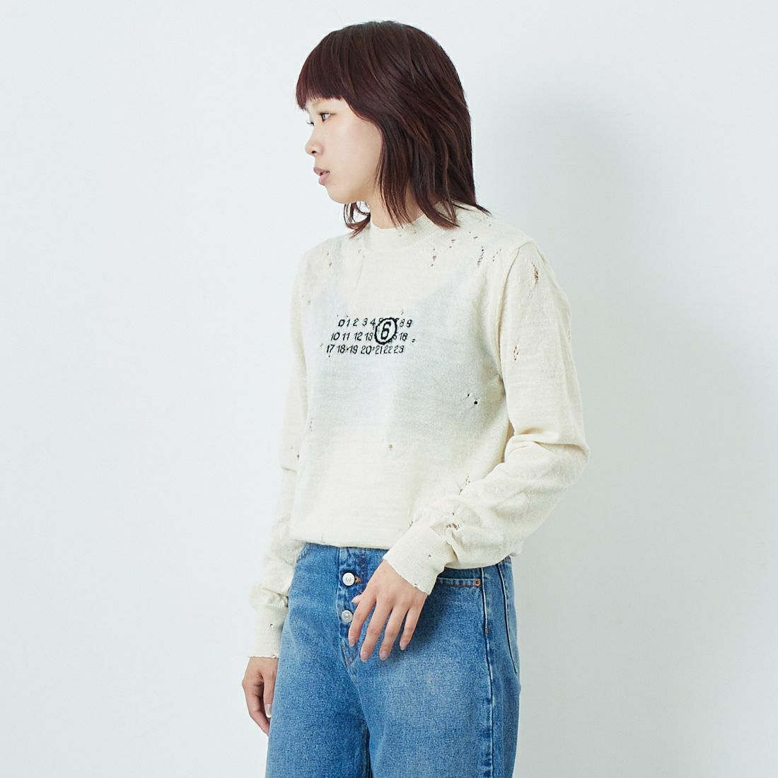 MM6 Maison Margiela [エムエムシックス メゾン マルジェラ] クルーネックダメージニット [SH0HL0033-M13134] 103 OFF WH &&モデル身長：167cm 着用サイズ：S&&