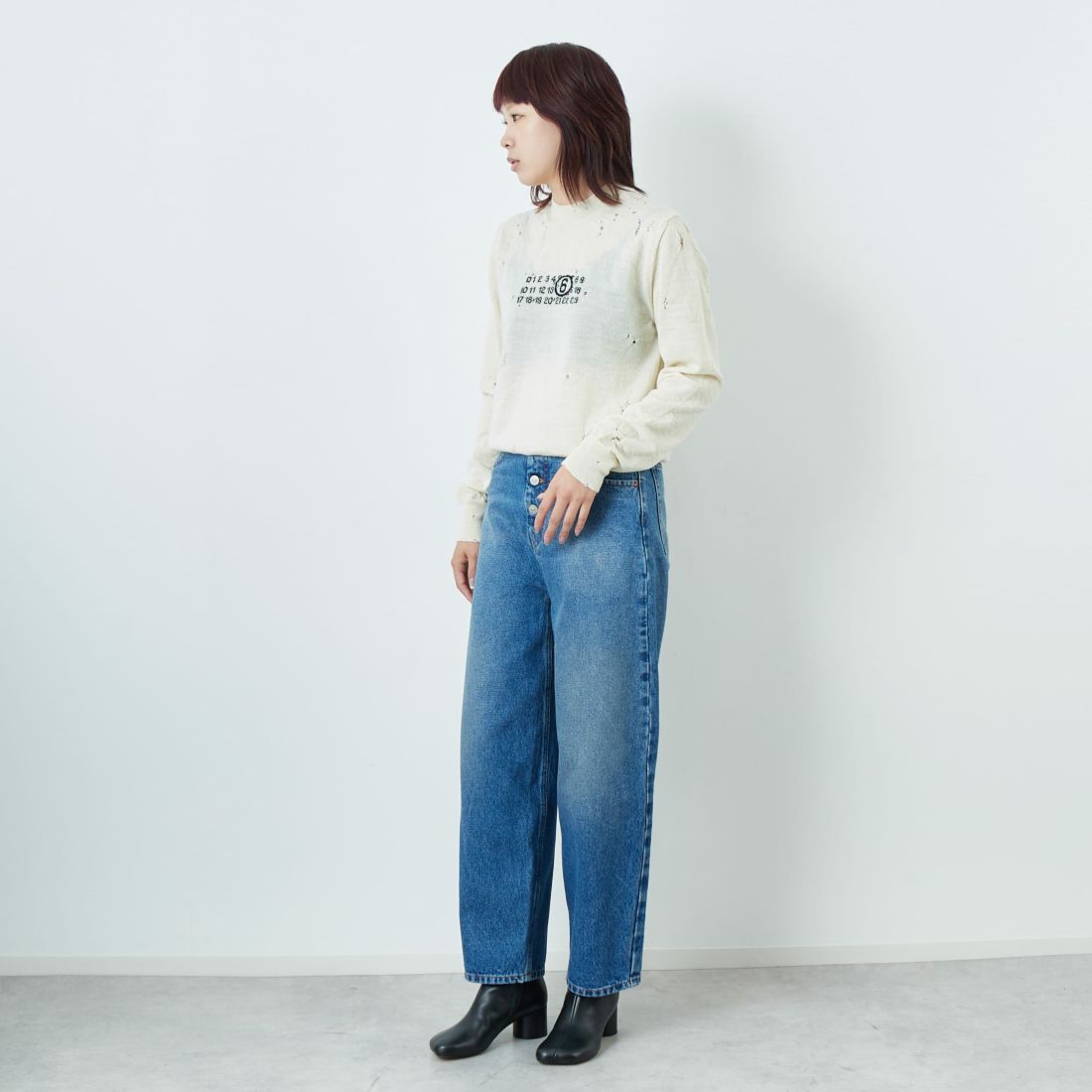 MM6 Maison Margiela [エムエムシックス メゾン マルジェラ] クルーネックダメージニット [SH0HL0033-M13134] 103 OFF WH &&モデル身長：167cm 着用サイズ：S&&