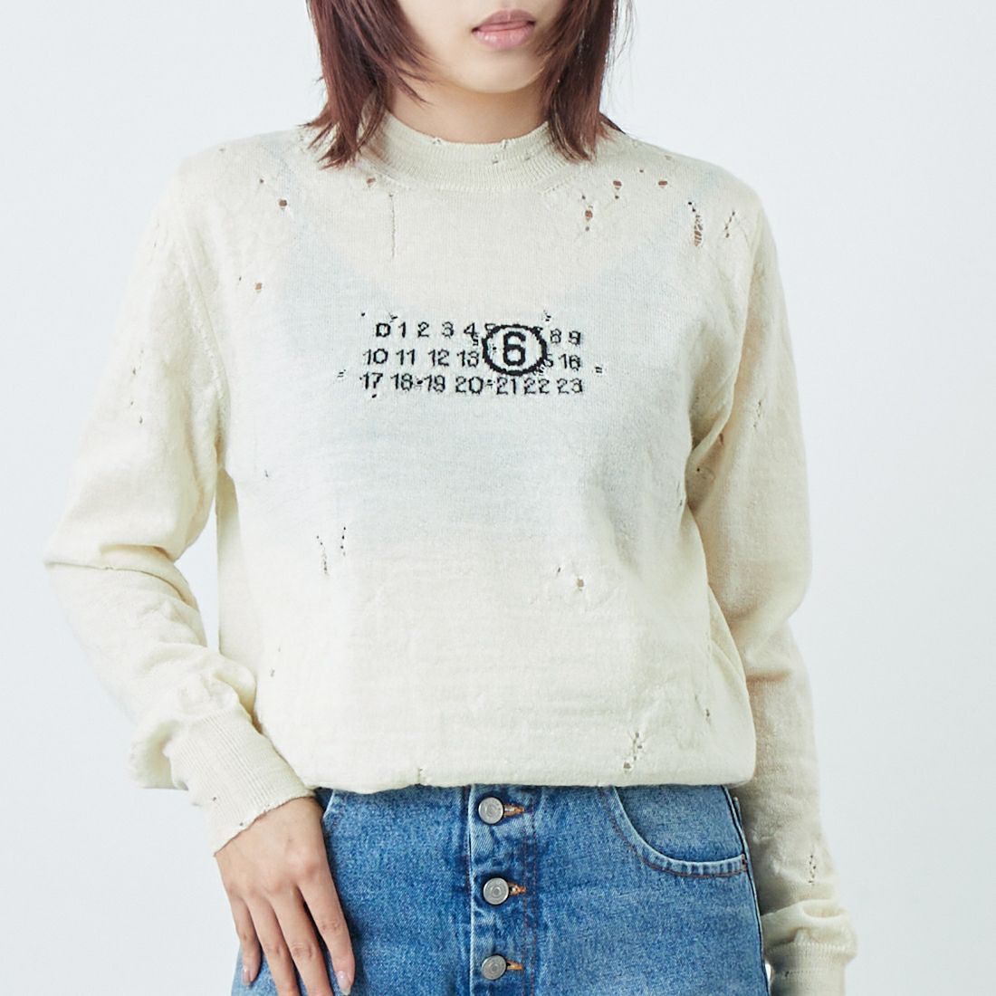 MM6 Maison Margiela [エムエムシックス メゾン マルジェラ] クルーネックダメージニット [SH0HL0033-M13134] 103 OFF WH &&モデル身長：167cm 着用サイズ：S&&