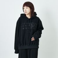 900 BLACK&&モデル身長：167cm 着用サイズ：M&&