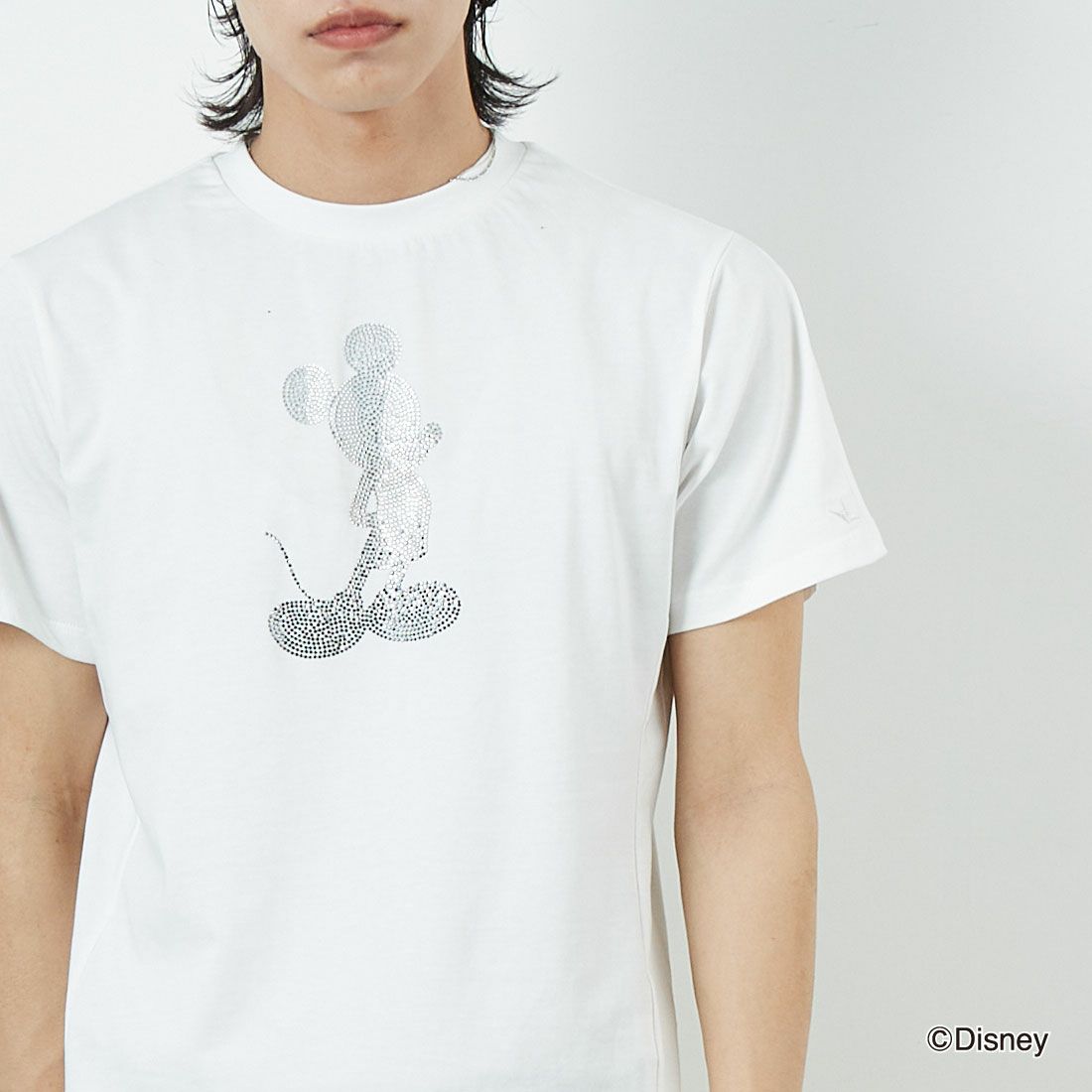 1PIU1UGUALE3 RELAX [ウノ ピゥ ウノ ウグァーレ トレ] MICKEY MOUSE / ラインストーンTシャツ [UST-25136] SN10 WHITE &&モデル身長：179cm 着用サイズ：M&&