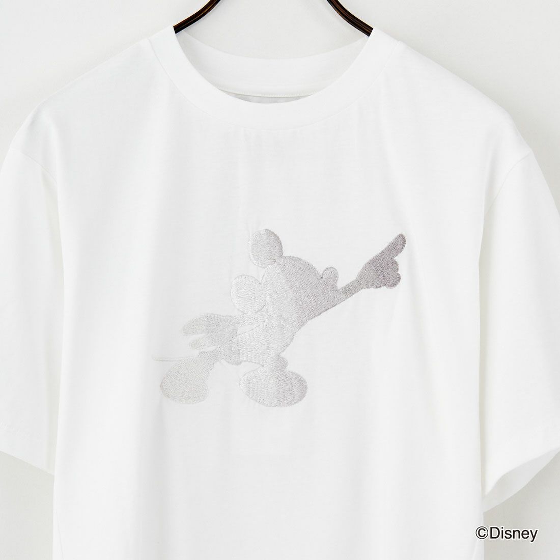 1PIU1UGUALE3 RELAX [ウノ ピゥ ウノ ウグァーレ トレ] MICKEY MOUSE / 刺繍Tシャツ [UST-25140] SN10 WHITE
