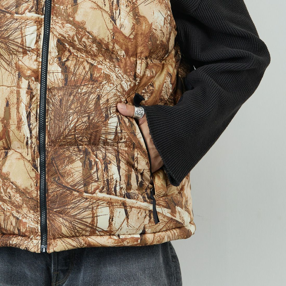 THE NORTH FACE [ザ ノースフェイス] ノベルティーヌプシベスト [ND92558] FF &&モデル身長：179cm 着用サイズ：L&&