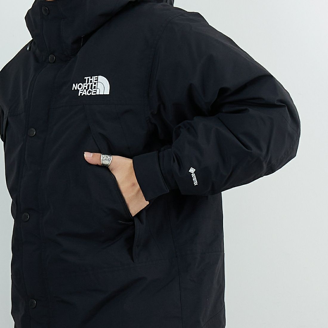 THE NORTH FACE [ザ ノースフェイス] マウンテンダウンジャケット [ND92549] K &&モデル身長：179cm 着用サイズ：L&&