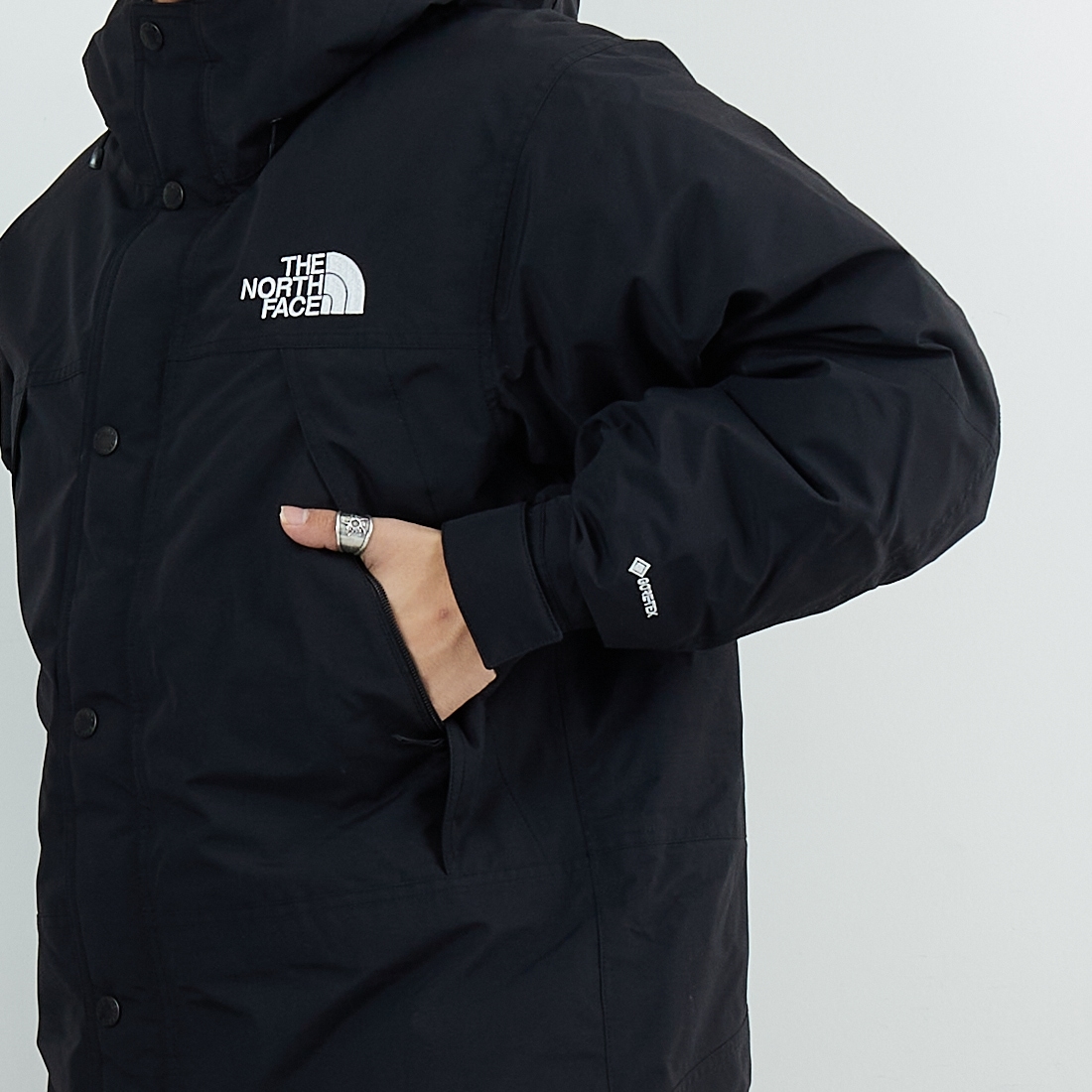 THE NORTH FACE [ザ ノースフェイス] マウンテンダウンジャケット [ND92549] K &&モデル身長：179cm 着用サイズ：L&&