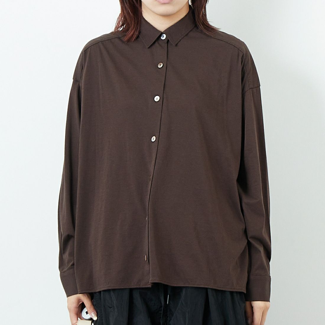 marmors [マルモア] ALBINI カットソーシャツ [0225301102] BROWN &&モデル身長：167cm 着用サイズ：36&&