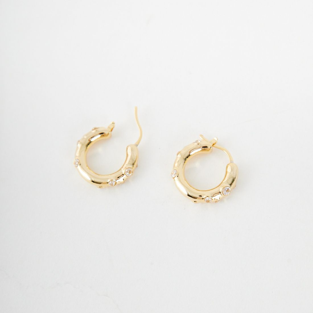 LAPUIS [ラピュイ] ガーデンフープピアス [252-220110] ｺﾞｰﾙﾄﾞ