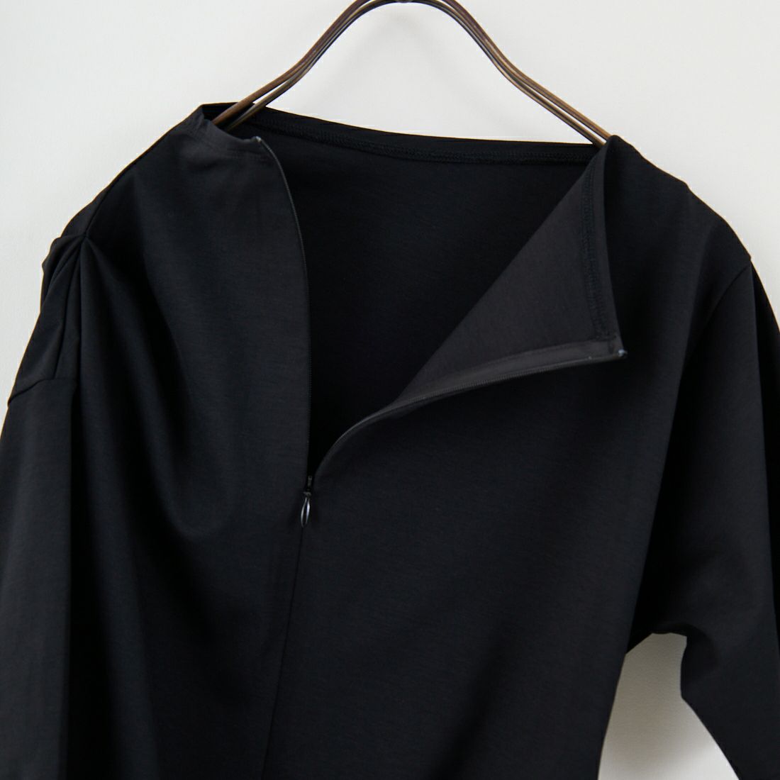 RIM.ARK [リムアーク] アシンメトリータックカットトップス [460IAN80-0071] BLK