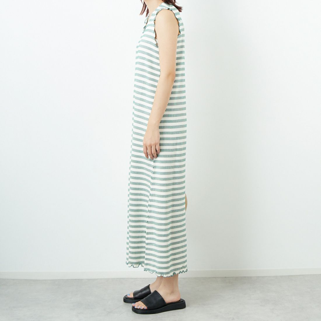 MEYAME [メヤメ] ボーダースリーブレスドレス [MEY-1863] GREEN &&モデル身長：167cm 着用サイズ：F&&